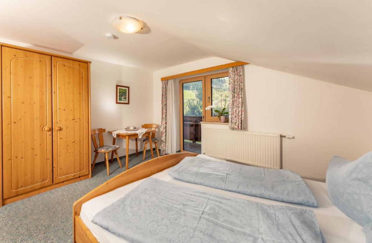 Gaestehaus Huber Fruehstueckspension ชลัดมิง ภายนอก รูปภาพ