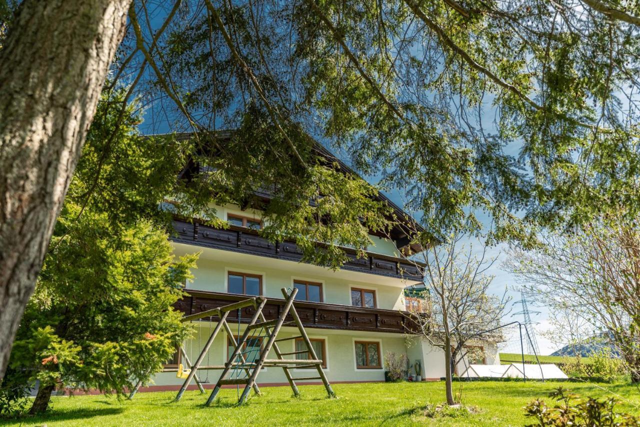 Gaestehaus Huber Fruehstueckspension ชลัดมิง ภายนอก รูปภาพ
