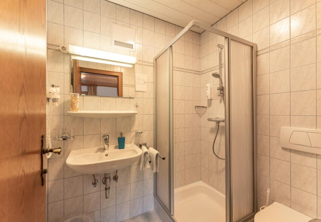 Gaestehaus Huber Fruehstueckspension ชลัดมิง ภายนอก รูปภาพ