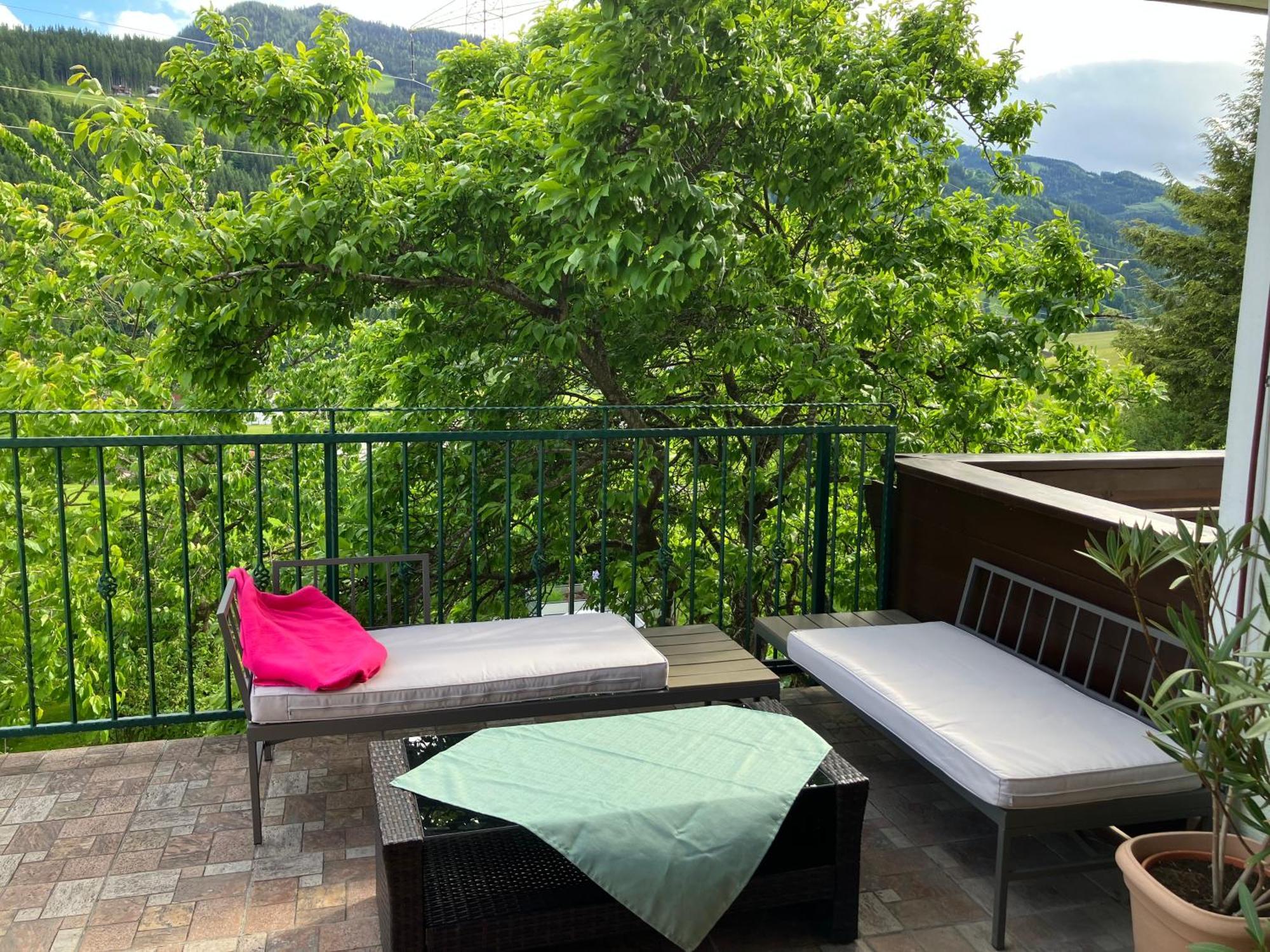 Gaestehaus Huber Fruehstueckspension ชลัดมิง ภายนอก รูปภาพ