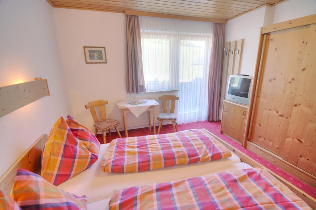 Gaestehaus Huber Fruehstueckspension ชลัดมิง ภายนอก รูปภาพ