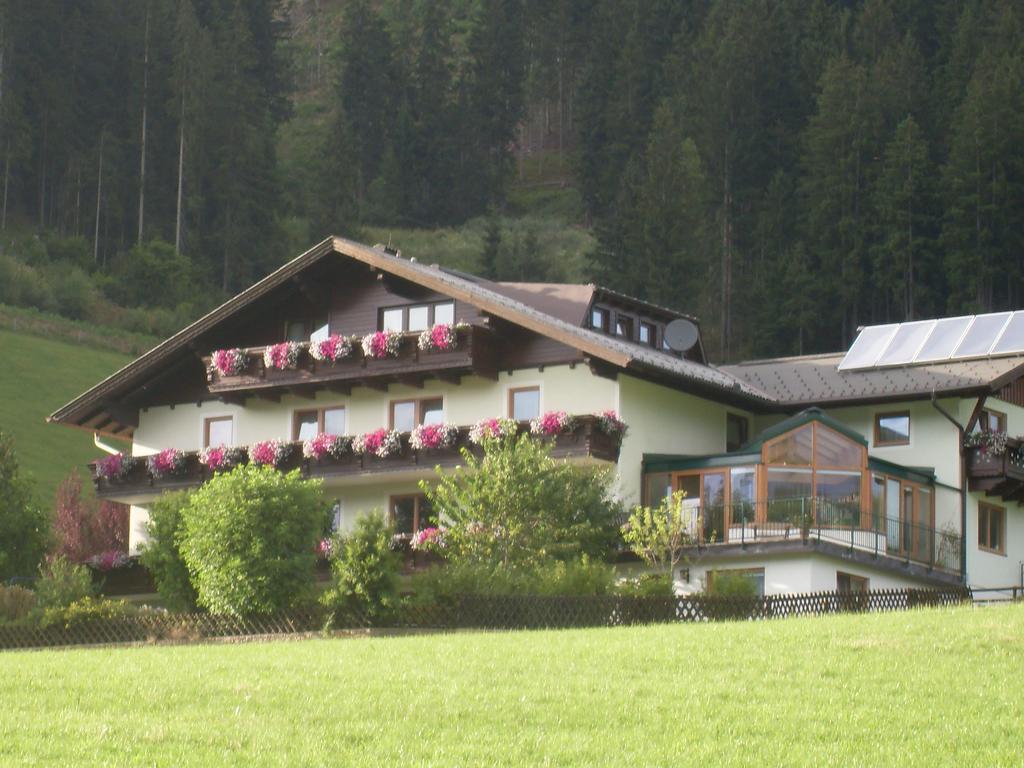 Gaestehaus Huber Fruehstueckspension ชลัดมิง ภายนอก รูปภาพ